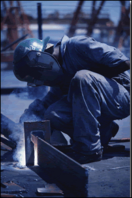 http://canadianeconomy.gc.ca/english/economy/images/economy_overview/welder_200.gif